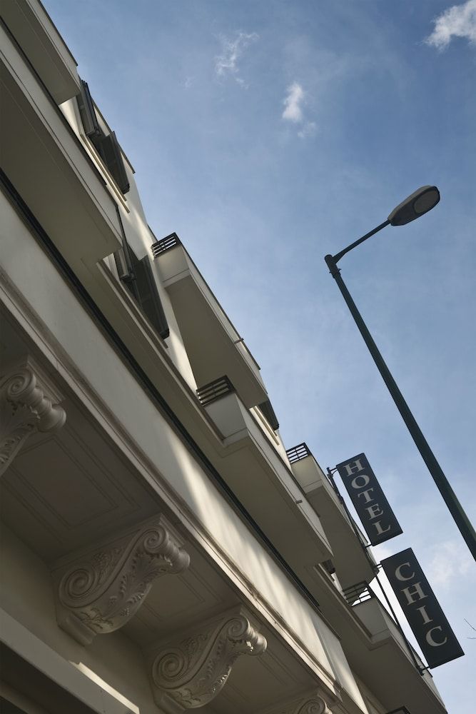 undefined Chic Hotel 8