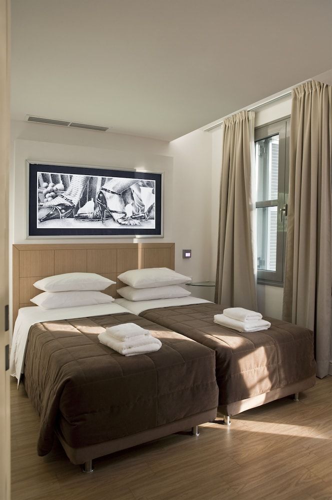 Chic Hotel Double Room 9