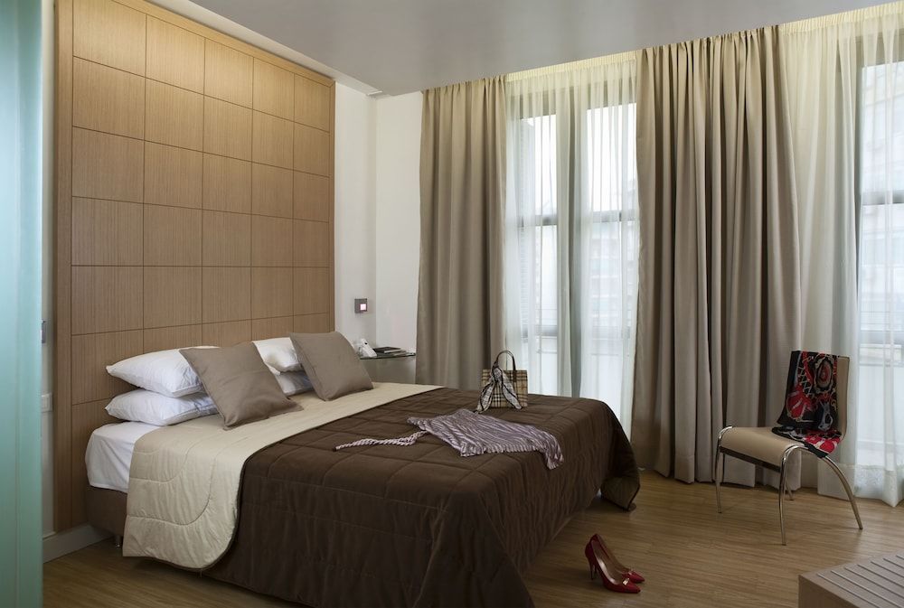 Chic Hotel Double Room 10