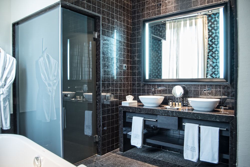 CoolRooms Palacio Villapanés 5 GL Premium Room 4