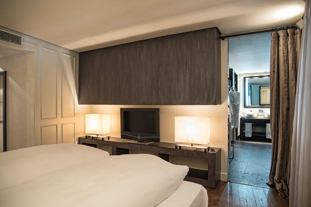 CoolRooms Palacio Villapanés 5 GL Premium Room 2
