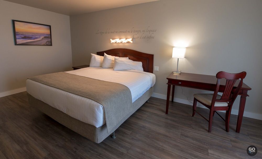 Hotel et Pavillons Le Petit Manoir du Casino PAVILION SECTION | Economy Room, 1 Queen Bed, Balcony, Courtyard View