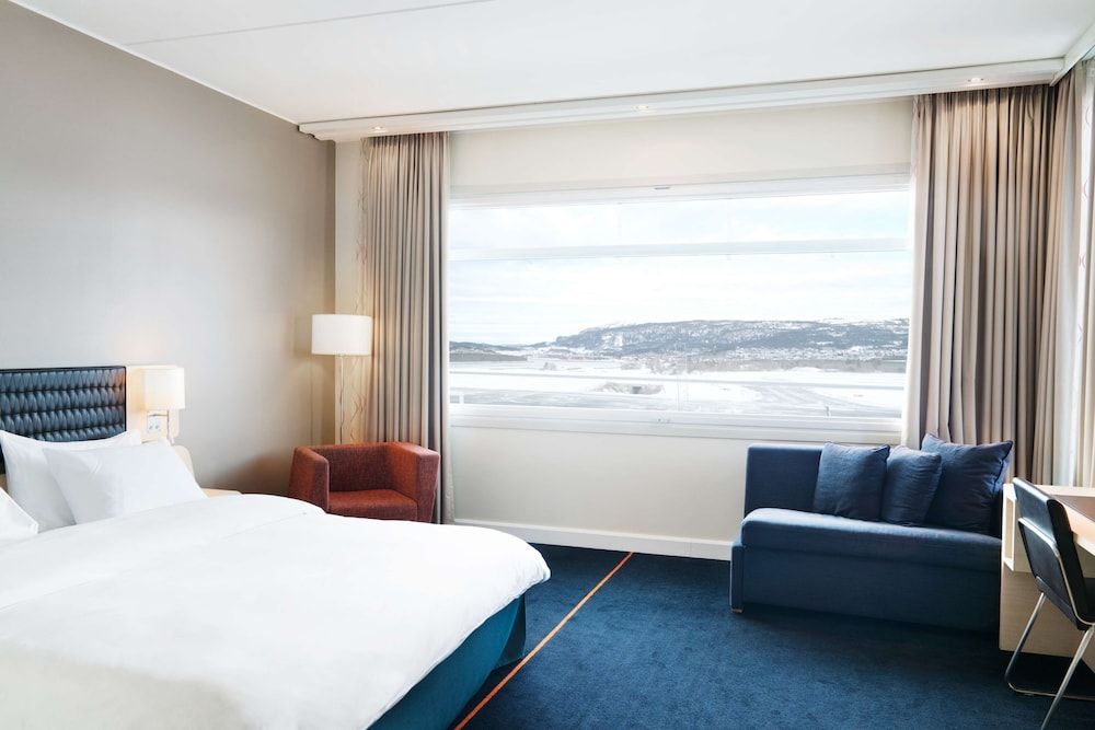 Premium Room (Fjord & Runway View)