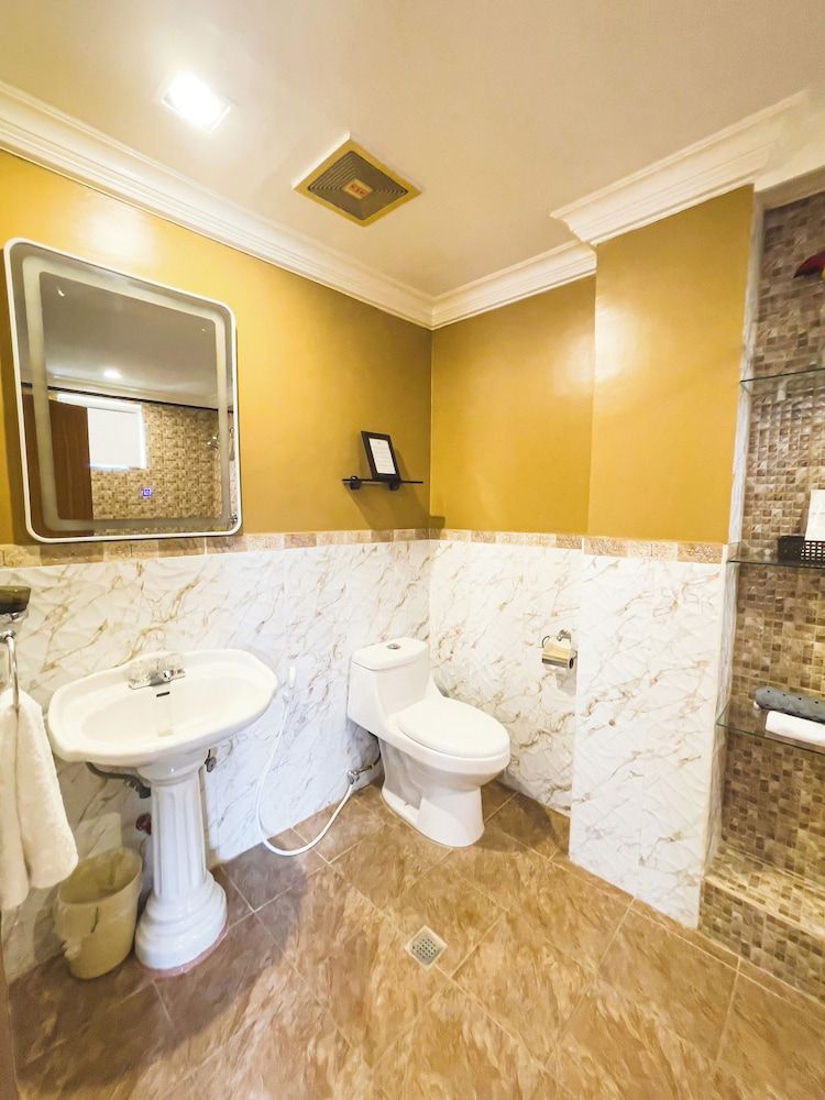 Miramar Hotel Superior Double Room 4