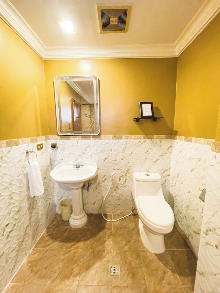 Miramar Hotel Superior Double Room 5