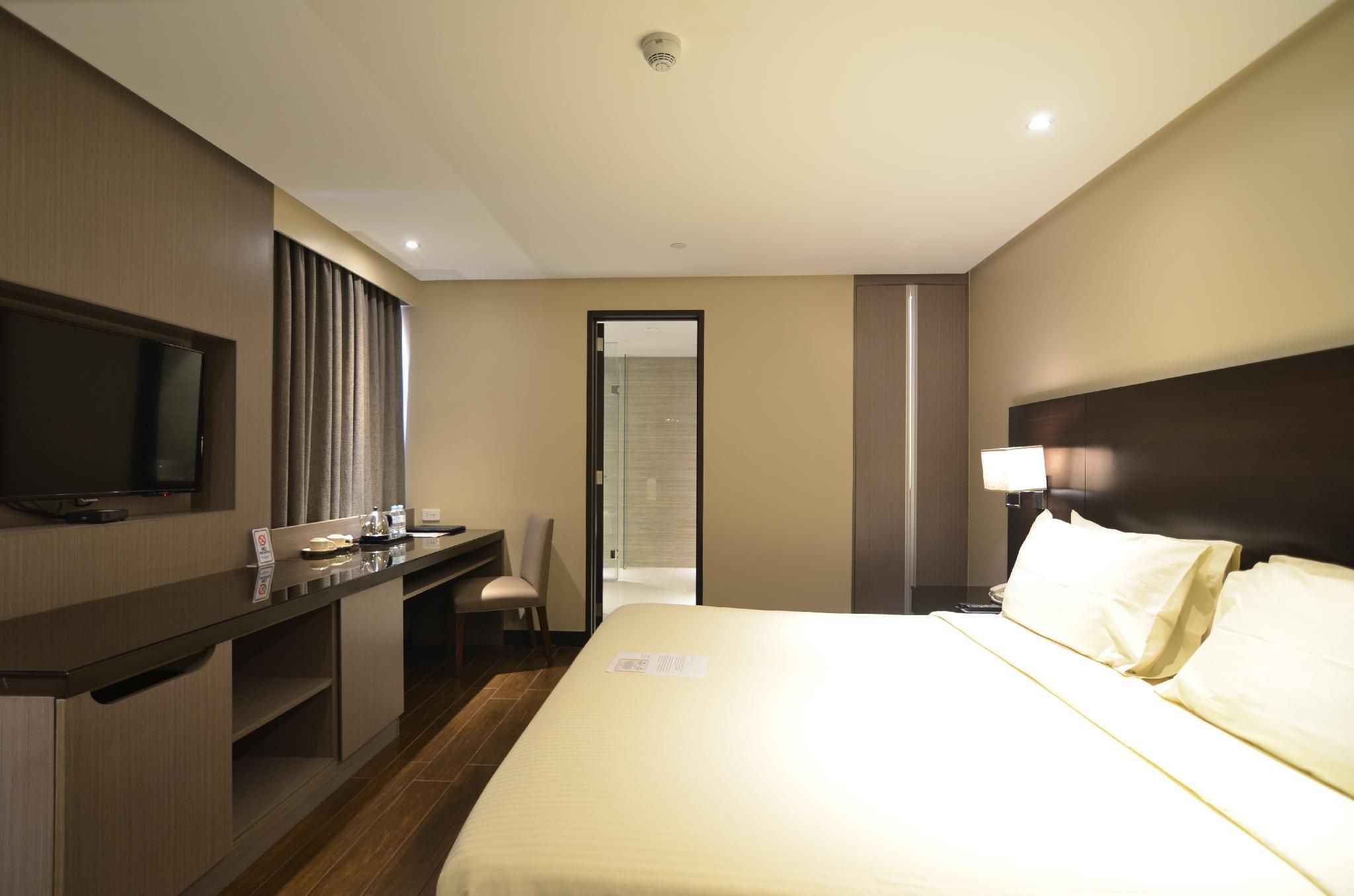 undefined Pearl Garden Hotel 8