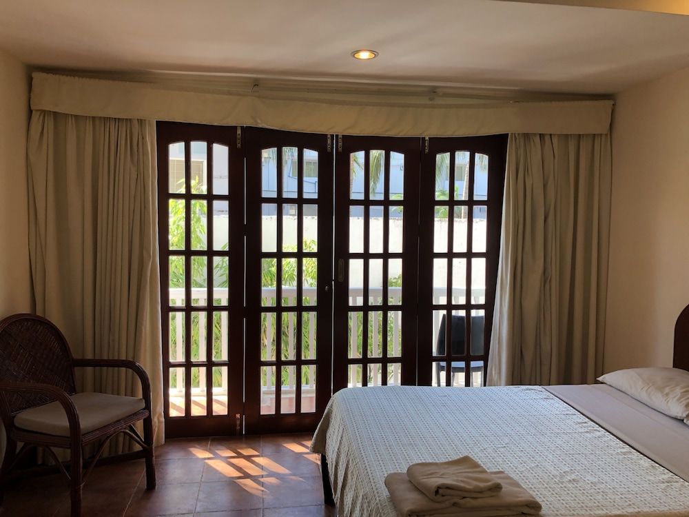 Hey Jude Resort Hotel Deluxe Room 4