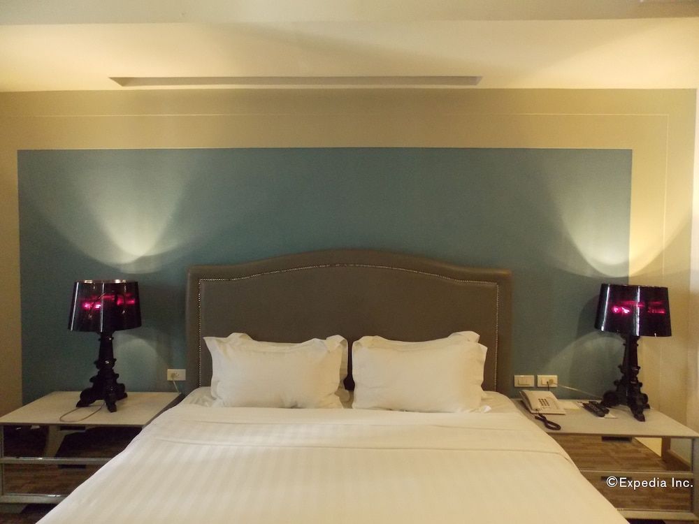 L'Fisher Hotel Executive Suite, 1 Bedroom 3