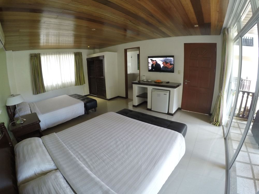 Deluxe Room, 2 Queen Beds
