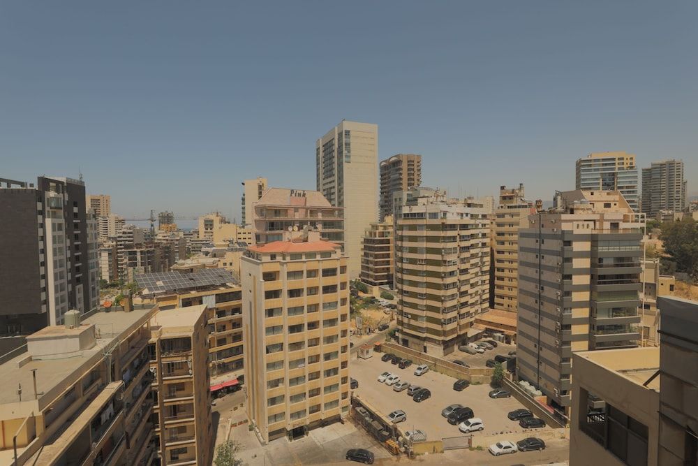 Raouché Arjaan by Rotana Room, 2 Twin Beds, City View 4