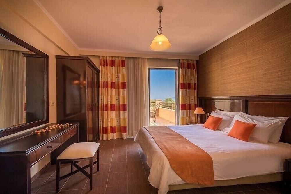 Three-Bedroom Villa with Private Pool & Sea View