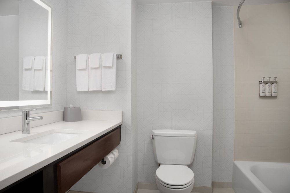 Standard Room, 1 King Bed, Jetted Tub
