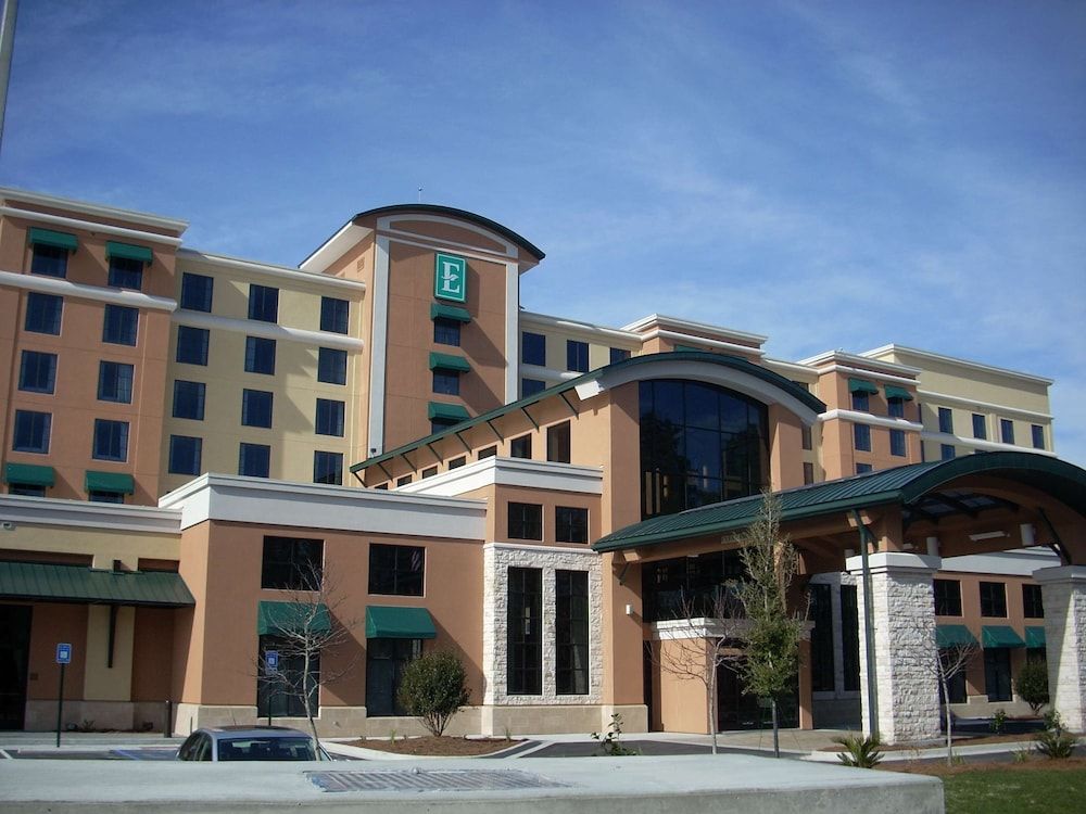 undefined Embassy Suites by Hilton Savannah Airport 9