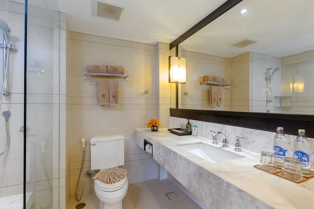 undefined Sawaddi Patong Resort & Spa by Tolani 10