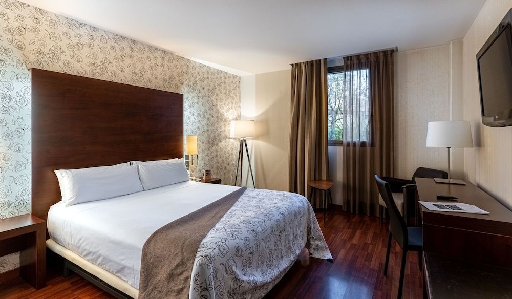 Hotel Gran Ultonia Double Room Single Use, 1 Queen Bed 4