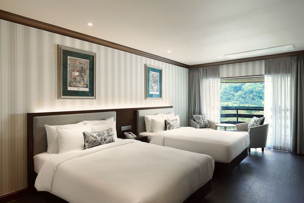 Kensington Hotel Seorak Executive Family Twin, Mountain View