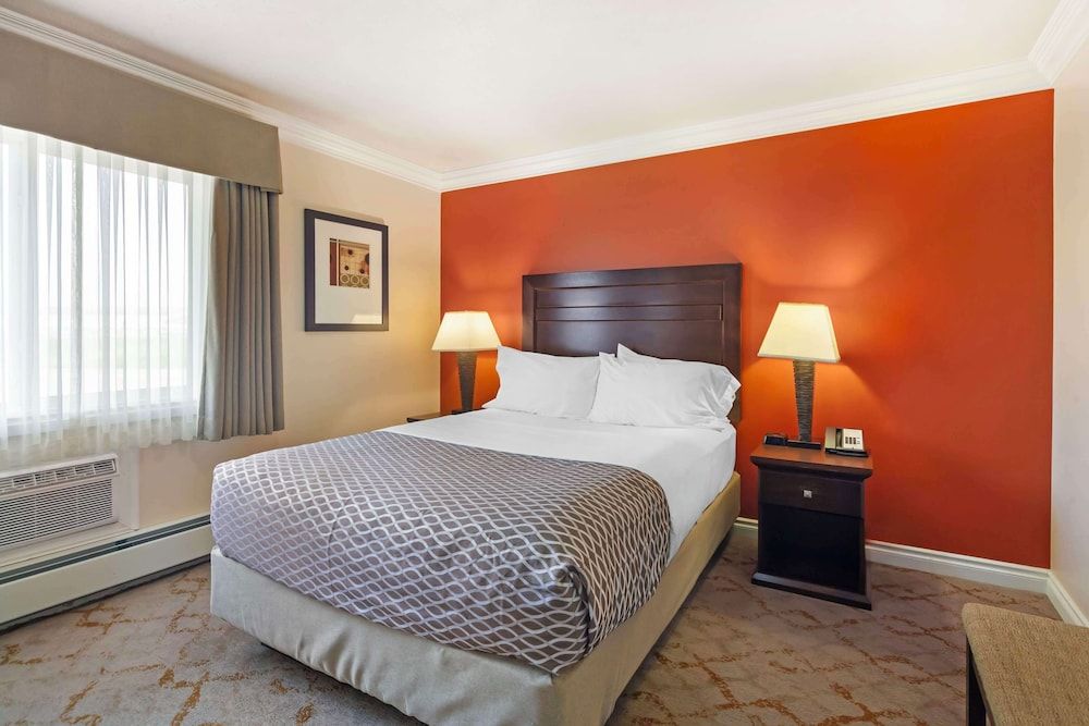 Best Western Plus Mirage Hotel & Resort Standard Apartment, 1 Queen Bed, Non Smoking, Kitchen (Living Room;with Sofabed,FullKit)