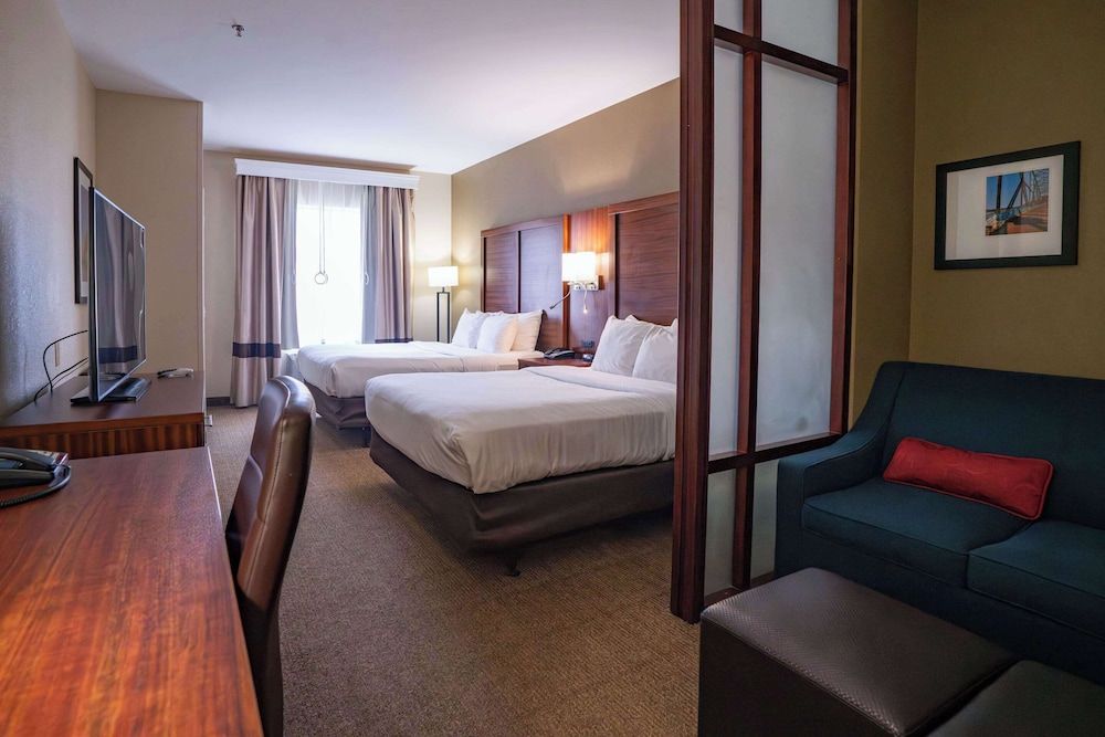 Suite, 1 Queen Bed, Accessible, Non Smoking