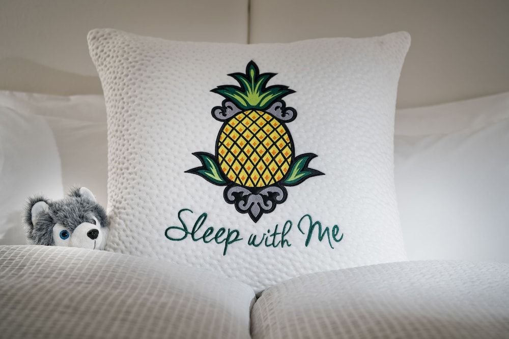 undefined Staypineapple, The Maxwell Hotel, Seattle Center Seattle 9