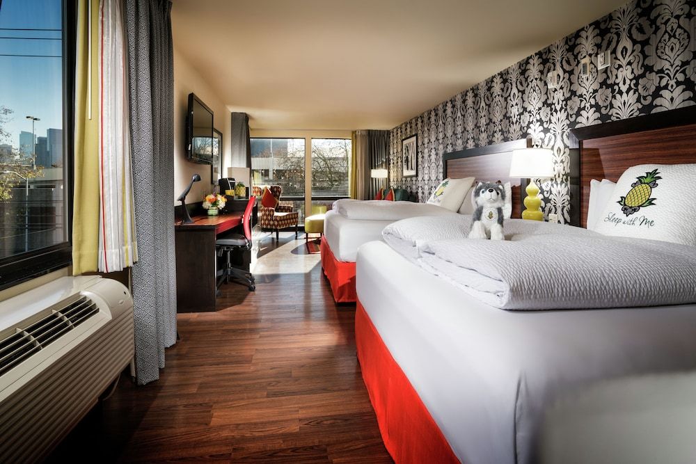 undefined Staypineapple, The Maxwell Hotel, Seattle Center Seattle