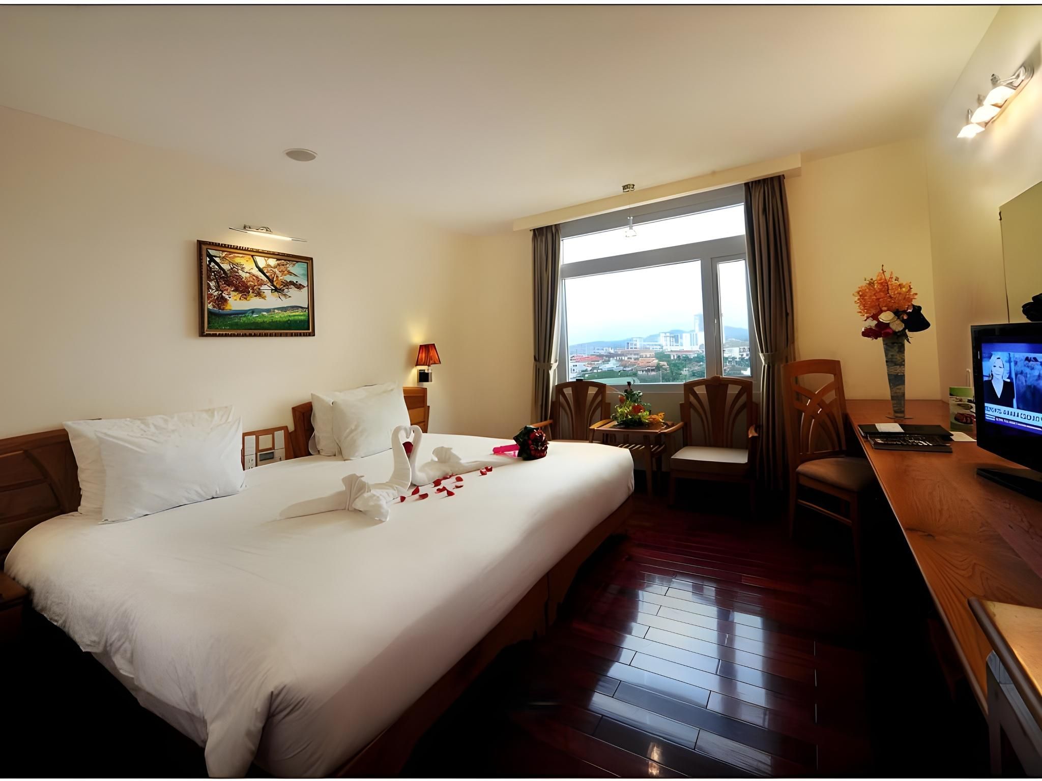 Deluxe Double or Twin Bed