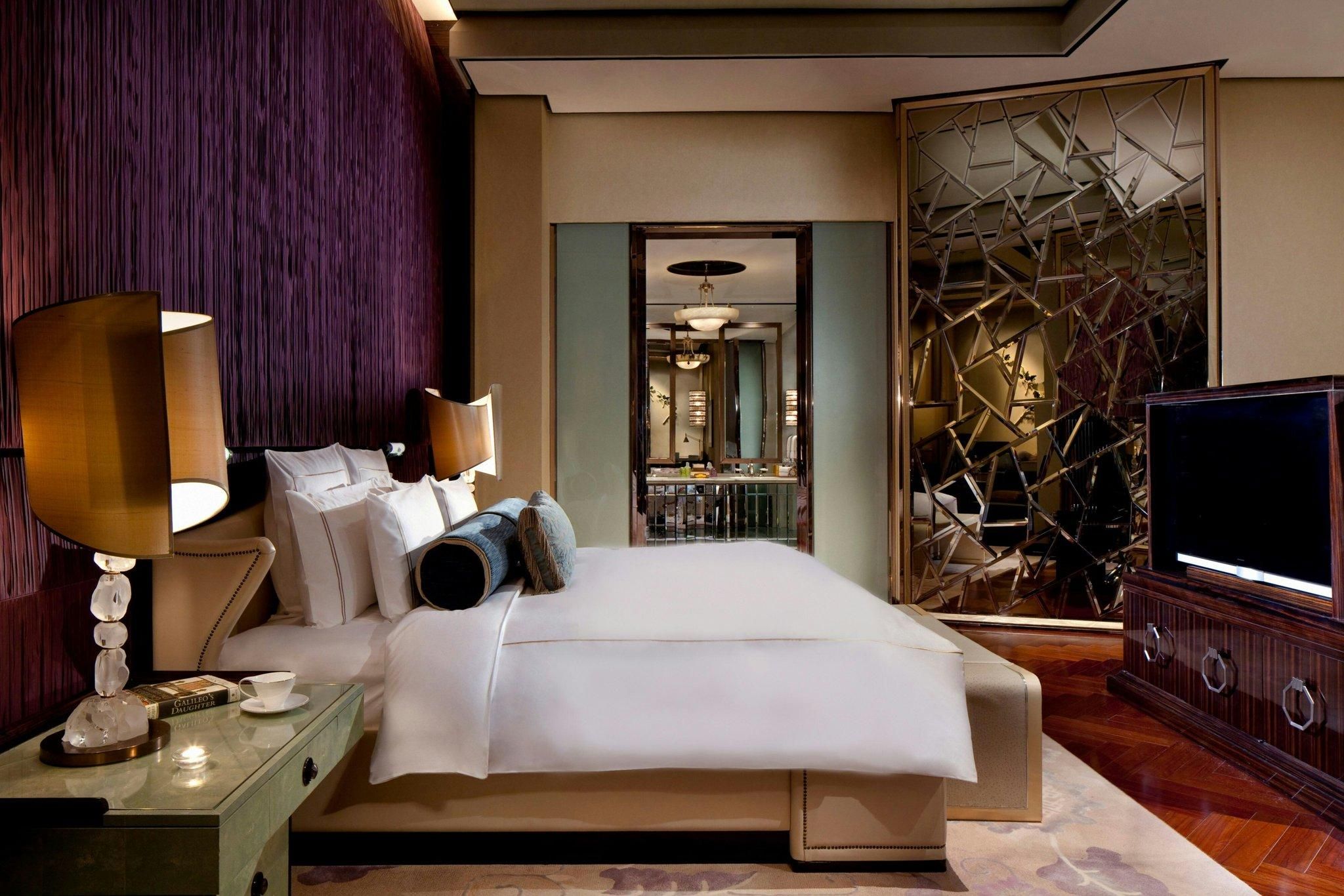 Chairman Suite, Club lounge access, Suite, 1 King, The Bund River view