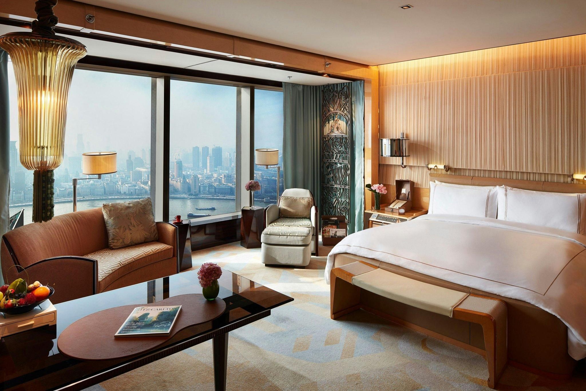 Guest room, 1 King, The Bund view