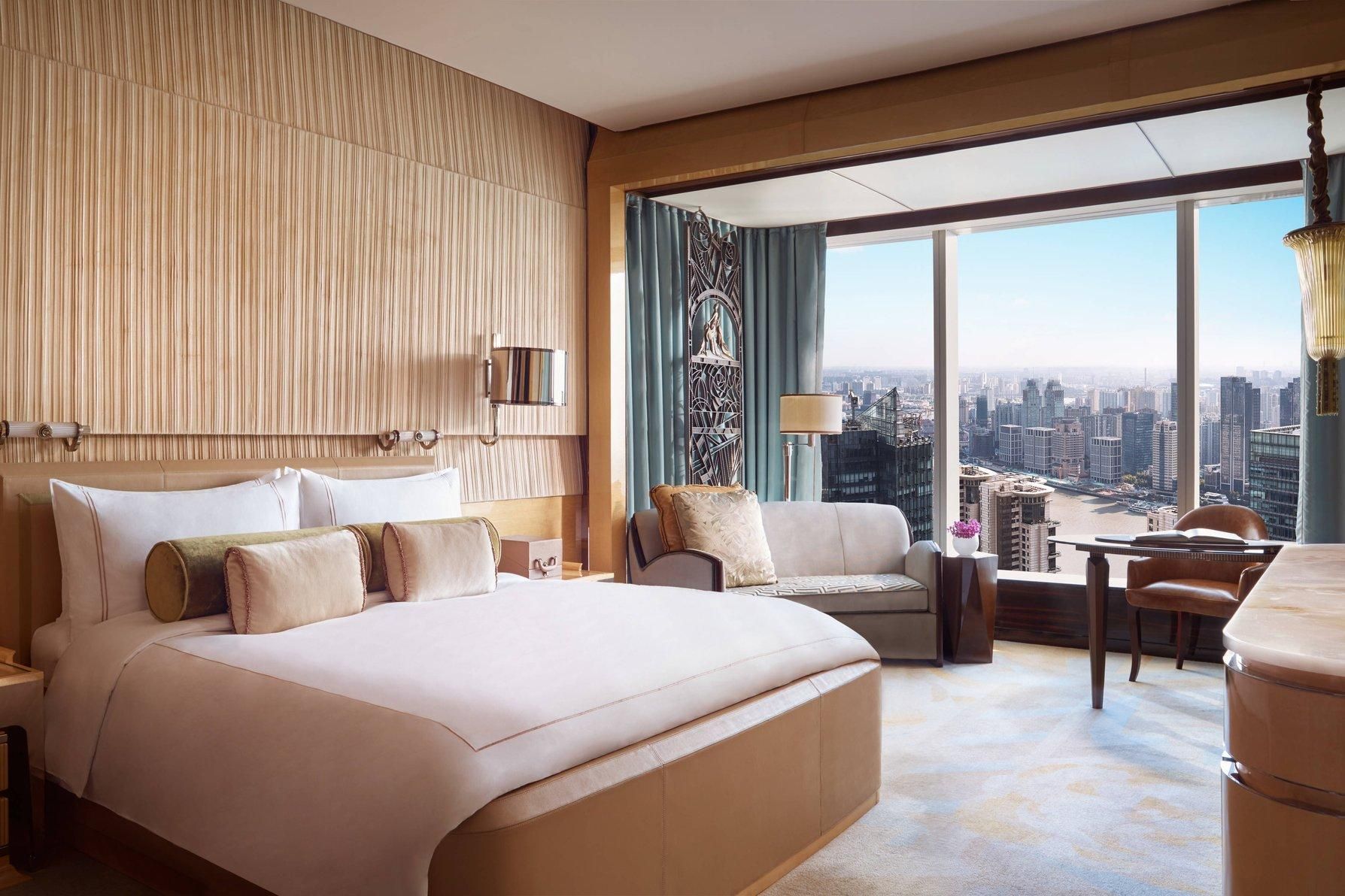 Club lounge access, Guest room, 1 King, City view