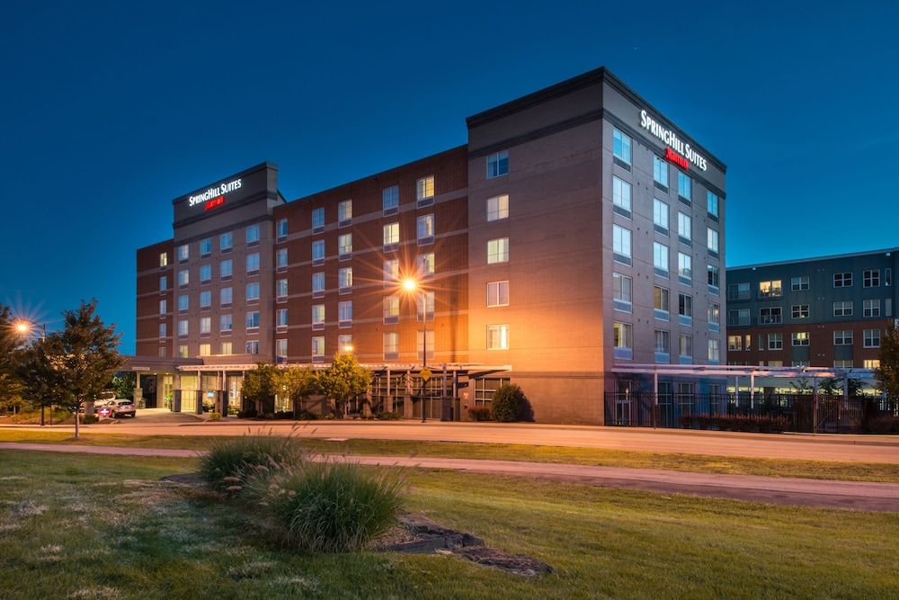 undefined SpringHill Suites by Marriott Pittsburgh Southside Works 4