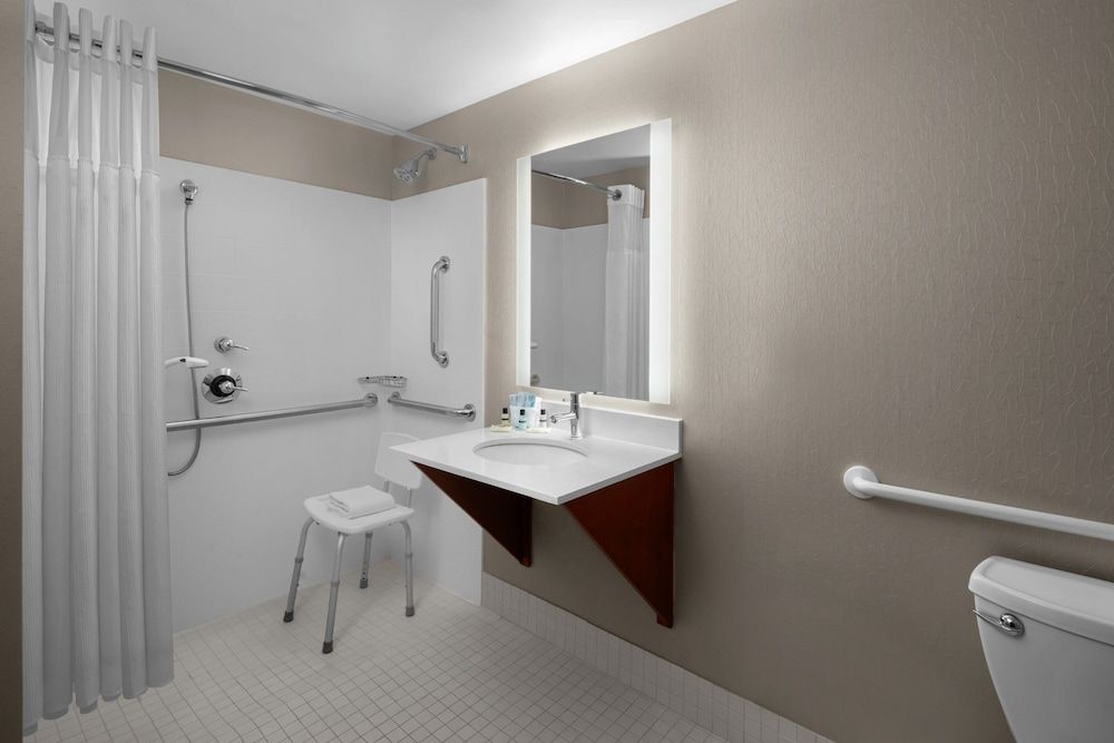 undefined SpringHill Suites by Marriott Pittsburgh Southside Works 10