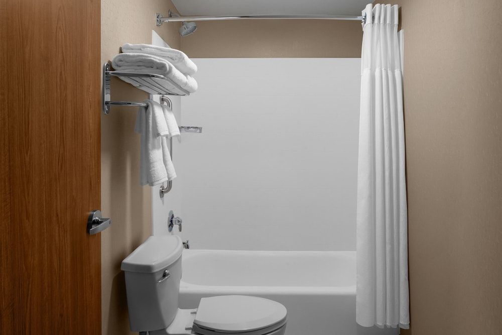 undefined SpringHill Suites by Marriott Pittsburgh Southside Works 8