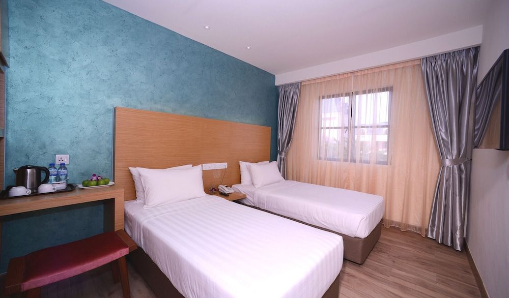 undefined Bella Vista Waterfront Resort 9