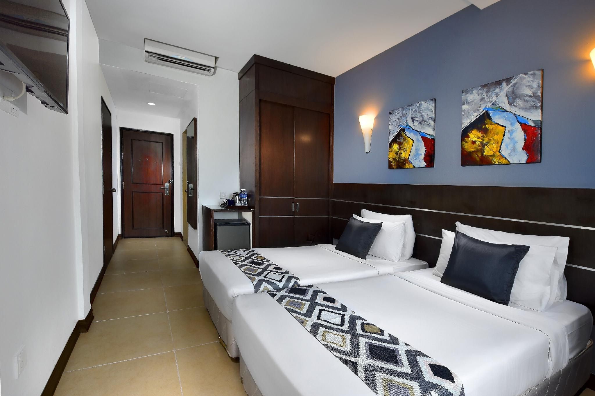 undefined Bella Vista Waterfront Resort 4