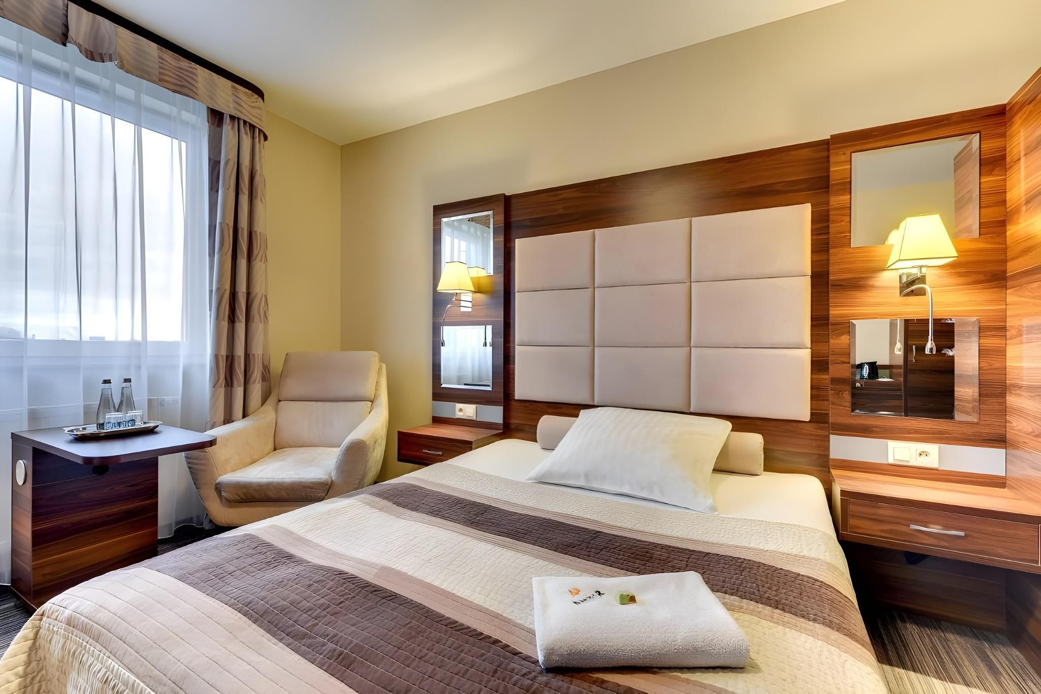 undefined Amber Hotel 4