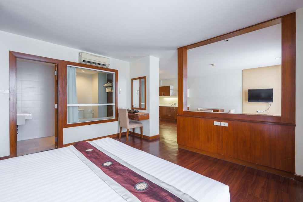 Deluxe Suite