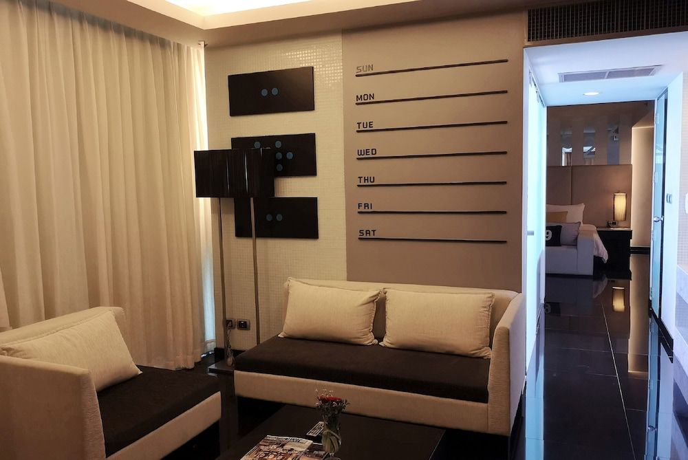 undefined Tsix5 Hotel 7