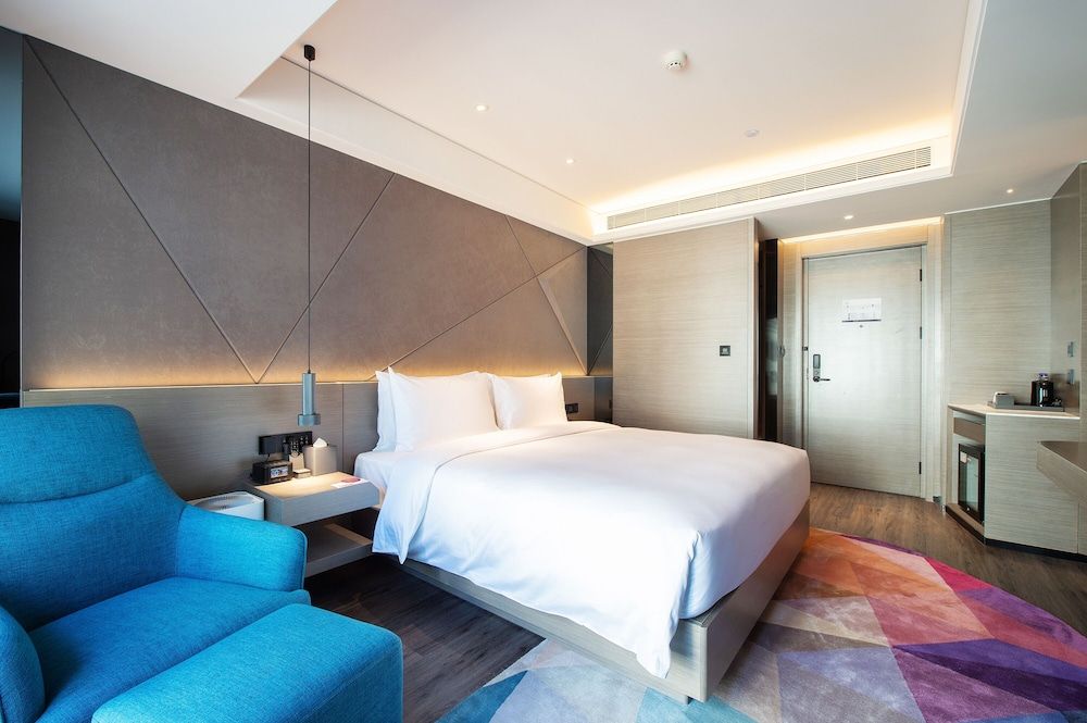 Standard Room, 1 King Bed
