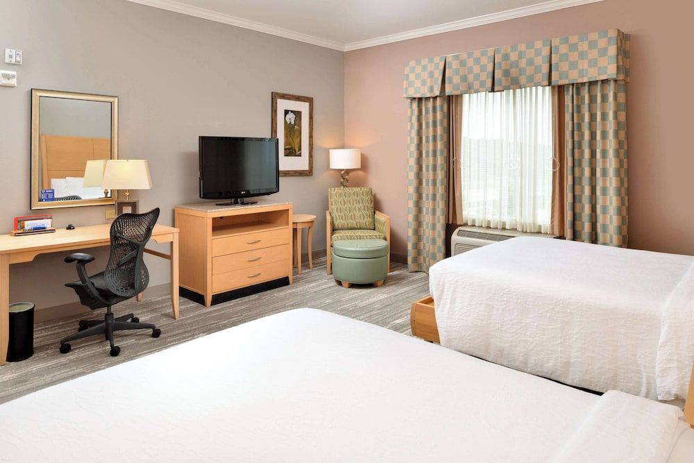 Standard Room, 2 Queen Beds, Accessible, Bathtub (mobility & hearing)