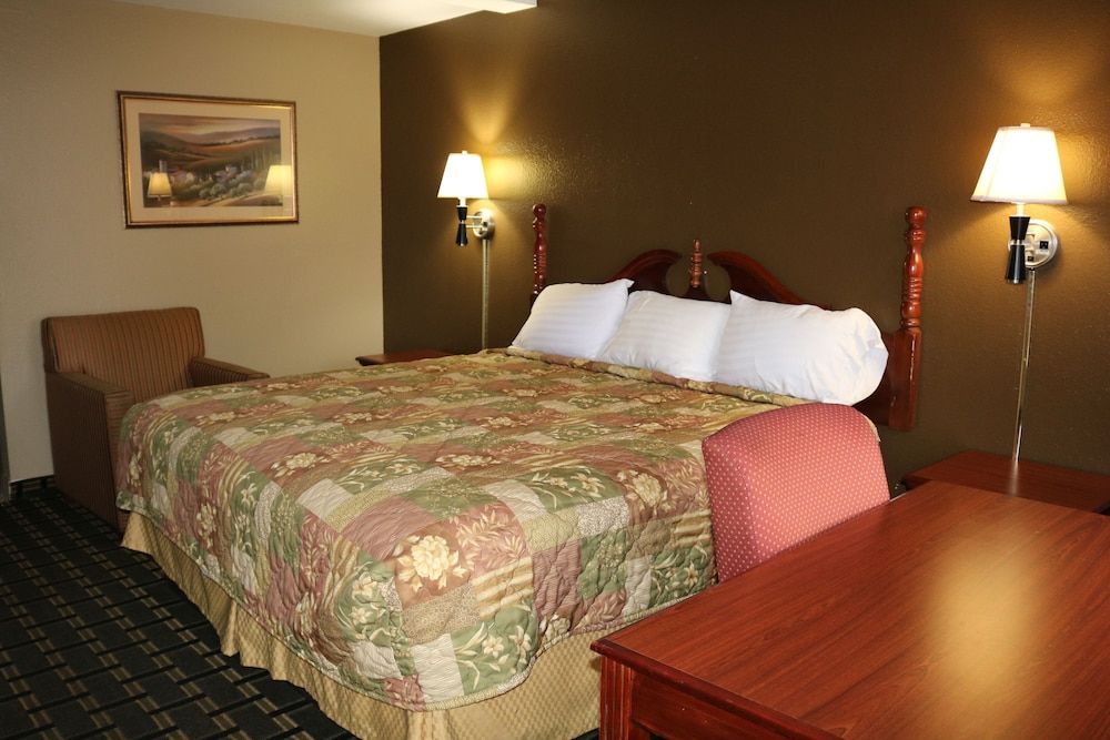 Standard Room, 1 King Bed, Non Smoking, Refrigerator & Microwave