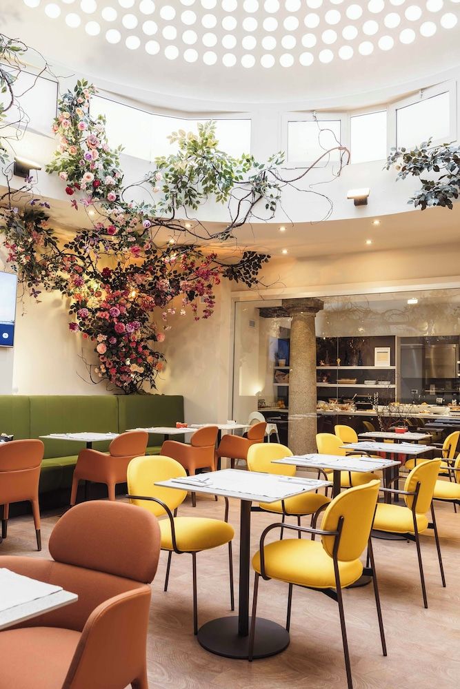 undefined Genius Hotel Downtown 8