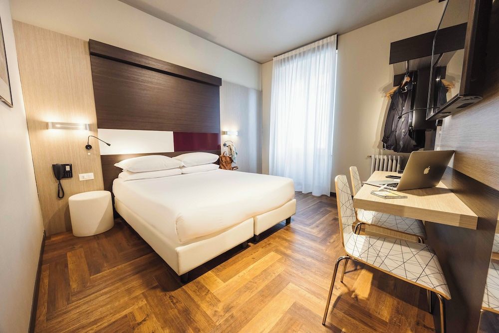 Genius Hotel Downtown Standard Double or Twin Room 3