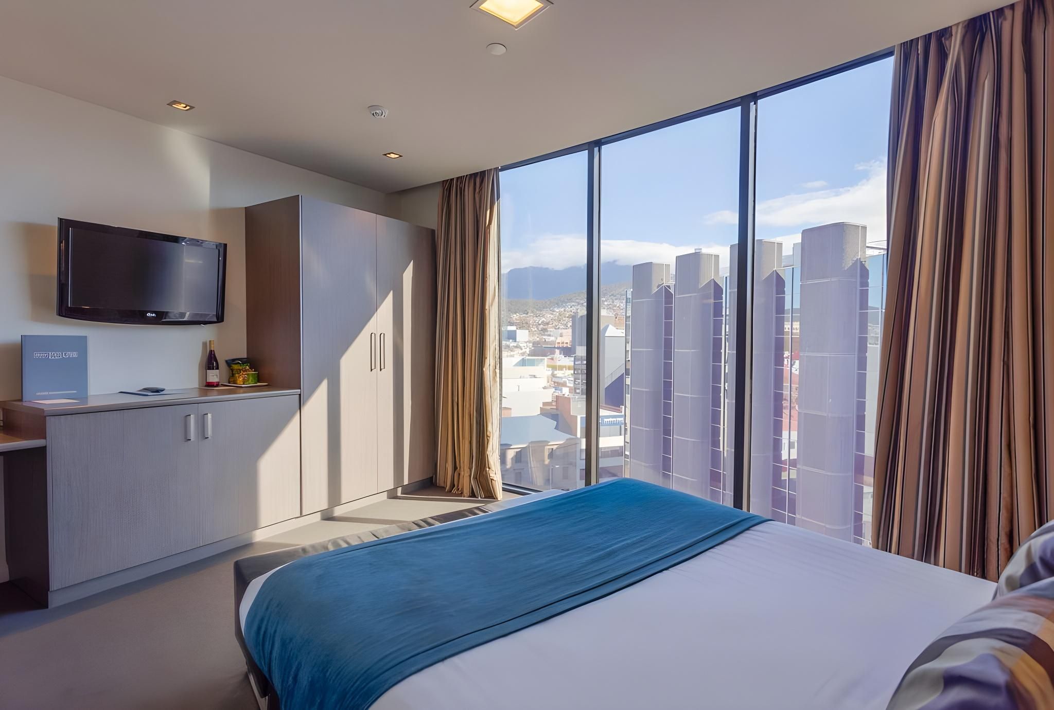 Hotel King Room