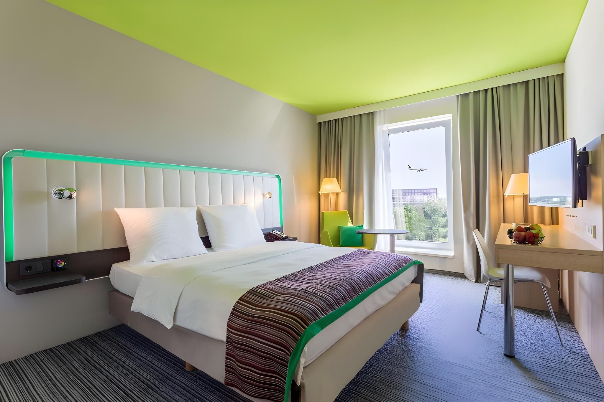 Standard Room High Floor & Park View