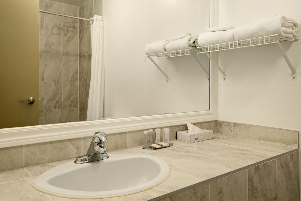 undefined Days Inn by Wyndham Montreal East 10