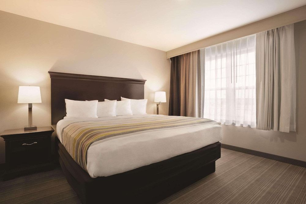 Suite, 1 King Bed with Sofa bed, Non Smoking (Efficiency)