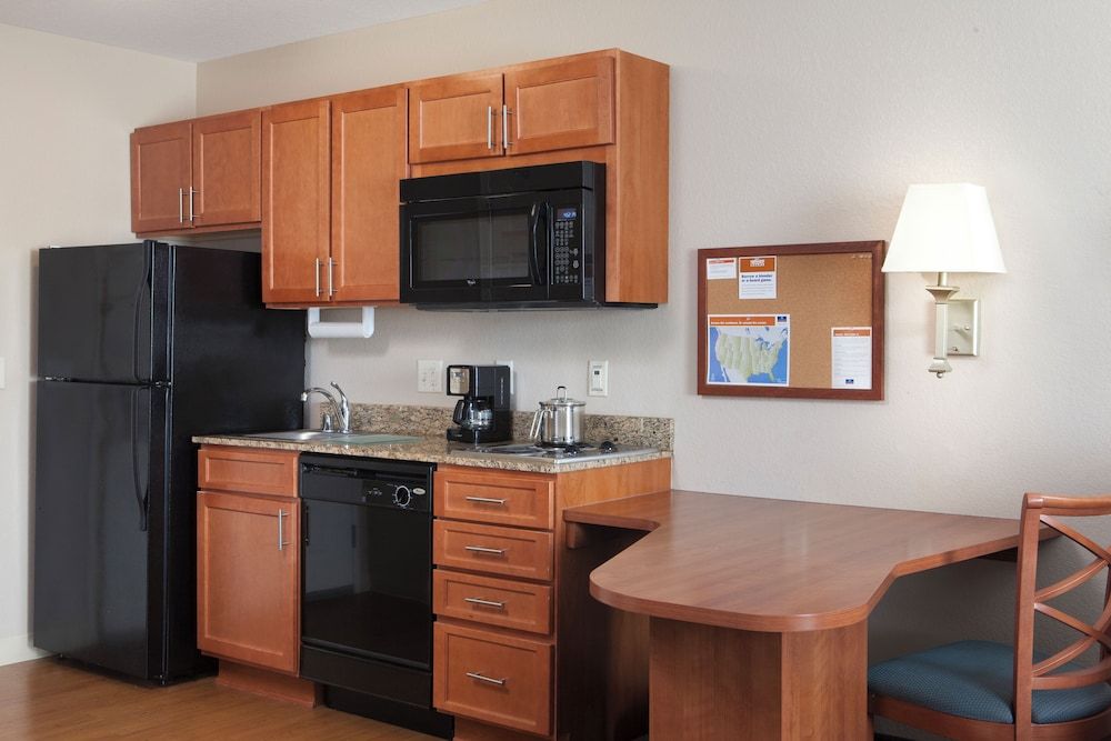 Studio Suite, 1 King Bed, Accessible, Kitchen (Communications)