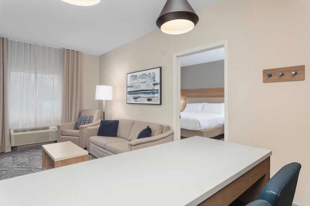 Suite, 1 Bedroom, Kitchen (Living and Dining Area)