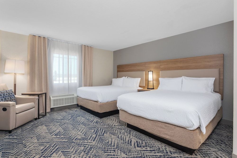 Studio Suite, 2 Queen Beds, Kitchen