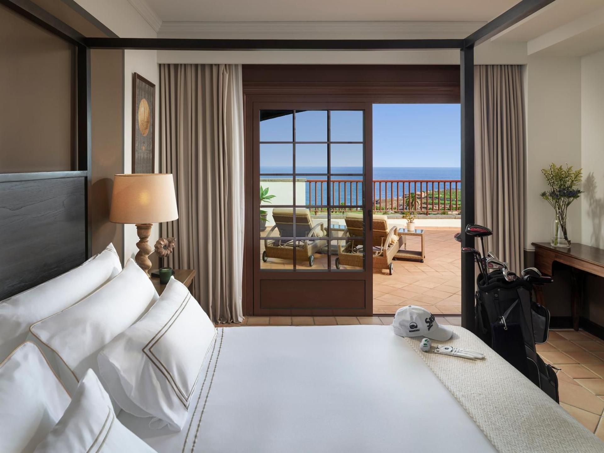 Suite with Whirlpool and Sea View