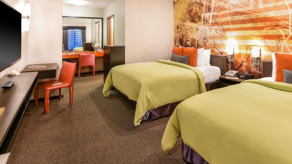The Tangerine - A Burbank Hotel Standard Room, 2 Queen Beds 2